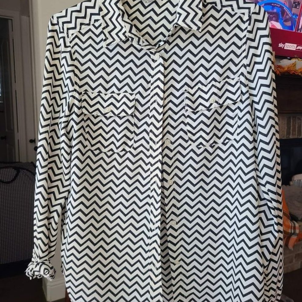 American Eagle Outfitters Women's Chevron Print Blouse, size S